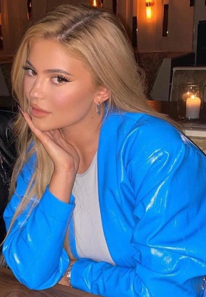 Kylie-Jenner-blue-leather-Jacket.png